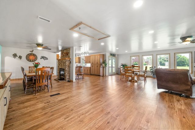 4139 Ashland City Rd, Clarksville, TN 37043