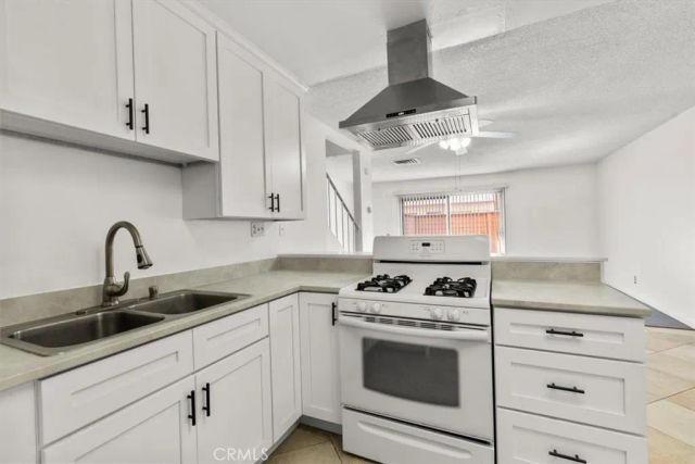 7033 Stewart and Gray Road 24, Downey, CA 90240