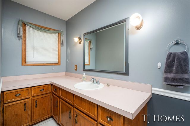 219 Alpine Street, Wayland, MI 49348