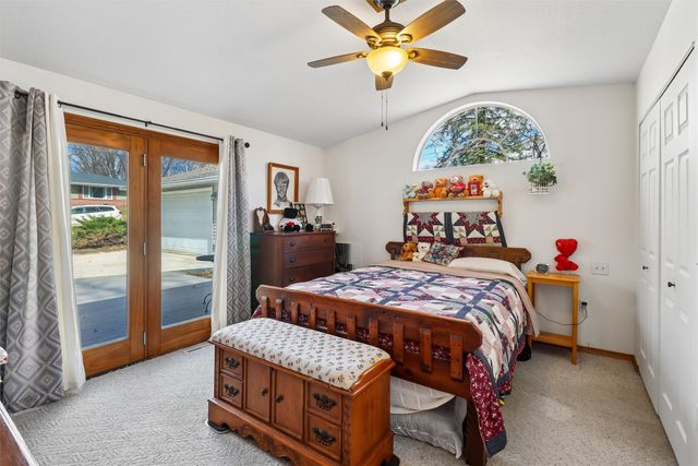 312 N J Street, Indianola, IA 50125