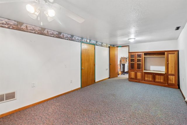 312 N J Street, Indianola, IA 50125