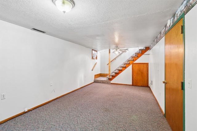 312 N J Street, Indianola, IA 50125