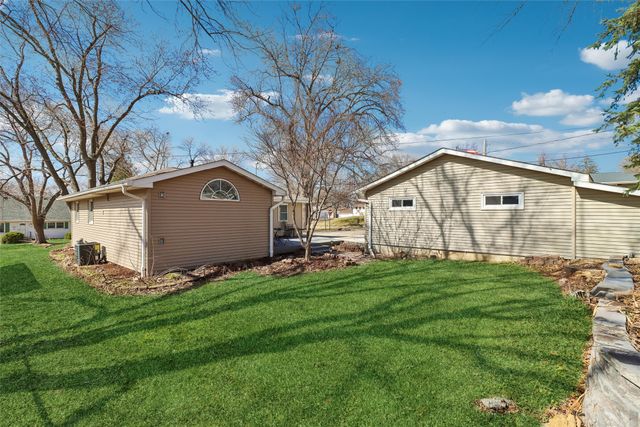 312 N J Street, Indianola, IA 50125