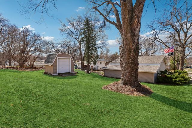 312 N J Street, Indianola, IA 50125