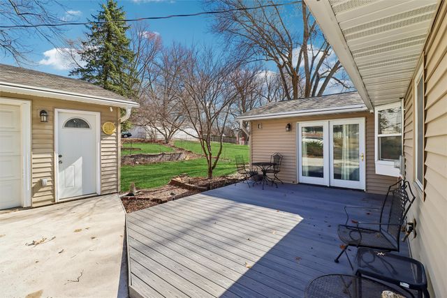 312 N J Street, Indianola, IA 50125