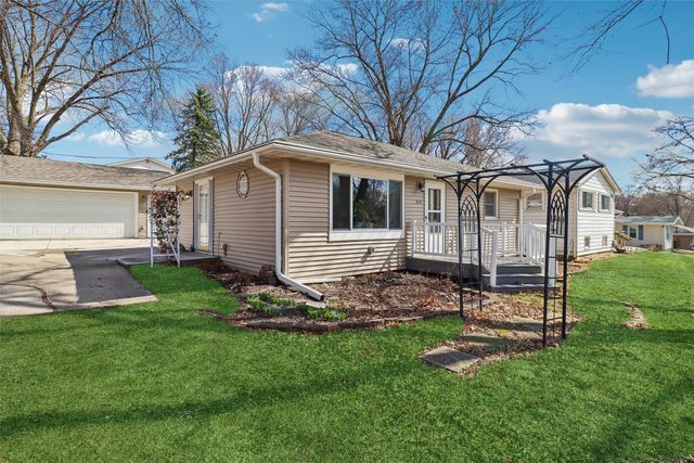 312 N J Street, Indianola, IA 50125