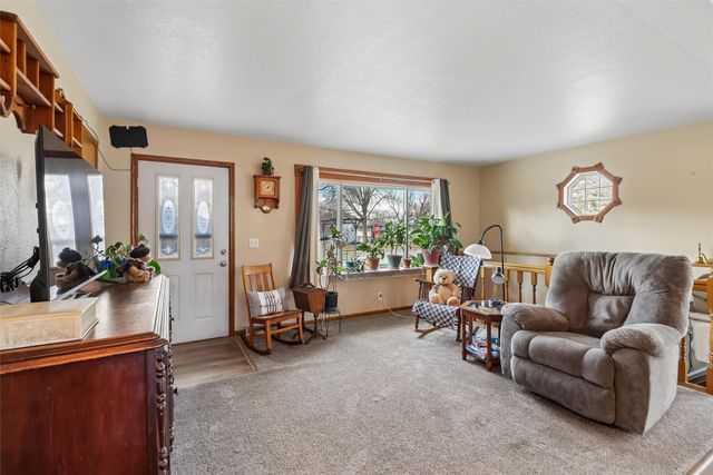 312 N J Street, Indianola, IA 50125