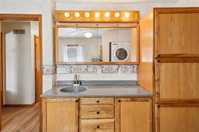 312 N J Street, Indianola, IA 50125