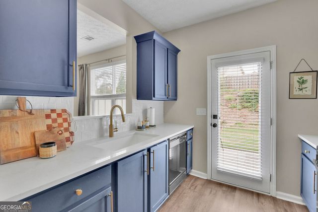 6608 Splashwater Drive, Flowery Branch, GA 30542
