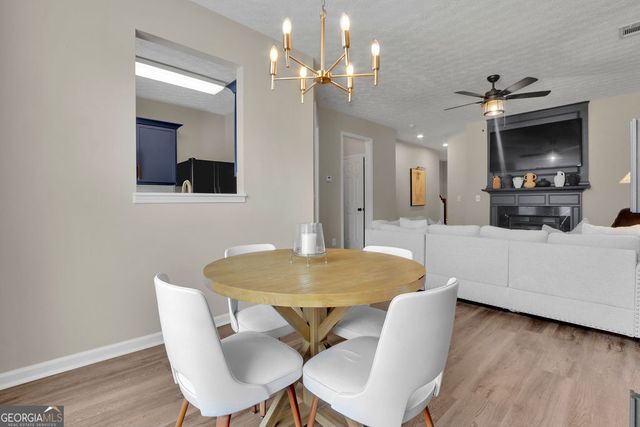 6608 Splashwater Drive, Flowery Branch, GA 30542