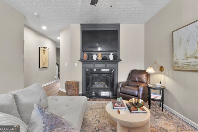 6608 Splashwater Drive, Flowery Branch, GA 30542