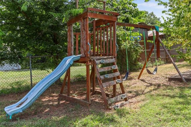 110 Oakwood Drive, Poteau, OK 74953