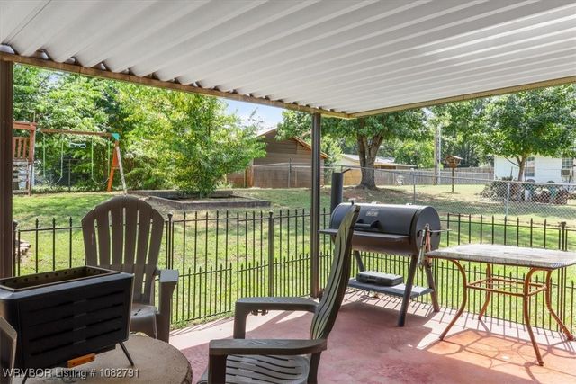 110 Oakwood Drive, Poteau, OK 74953