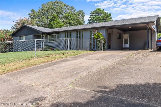 110 Oakwood Drive, Poteau, OK 74953