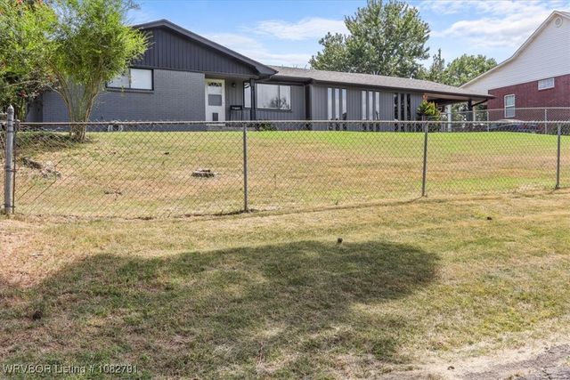 110 Oakwood Drive, Poteau, OK 74953