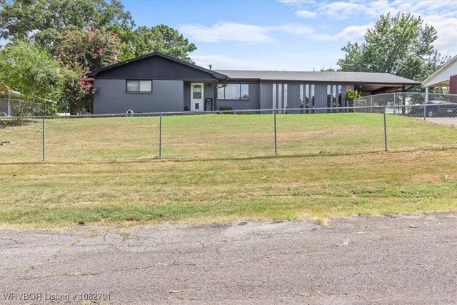 110 Oakwood Drive, Poteau, OK 74953