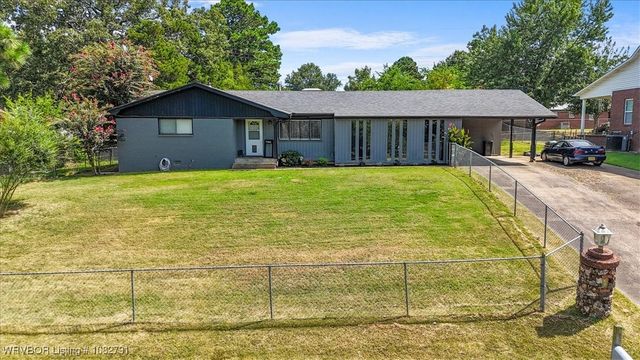 110 Oakwood Drive, Poteau, OK 74953