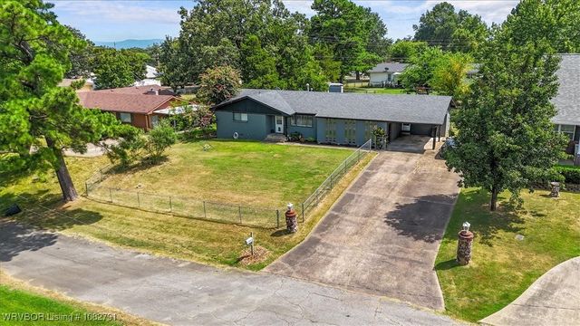110 Oakwood Drive, Poteau, OK 74953