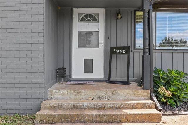 110 Oakwood Drive, Poteau, OK 74953