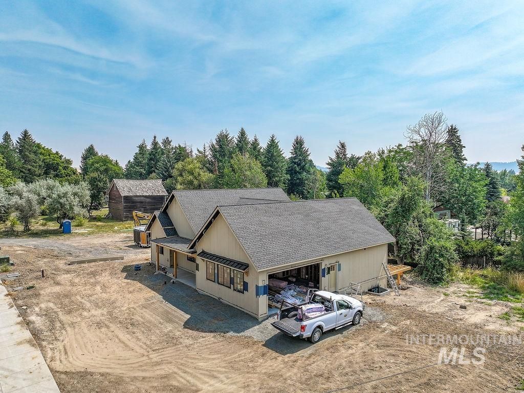 1062 N Mountain View, Moscow, ID 83843 photo 2