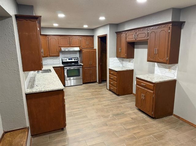 8120 NW 101st Street, Oklahoma City, OK 73162