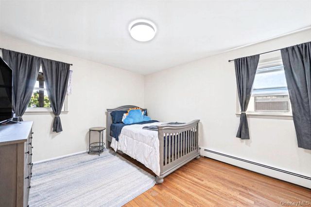 41 E Saltaire Road, Lindenhurst, NY 11757