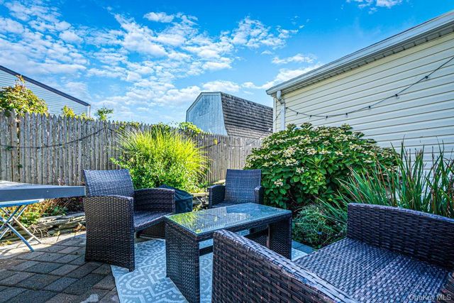 41 E Saltaire Road, Lindenhurst, NY 11757