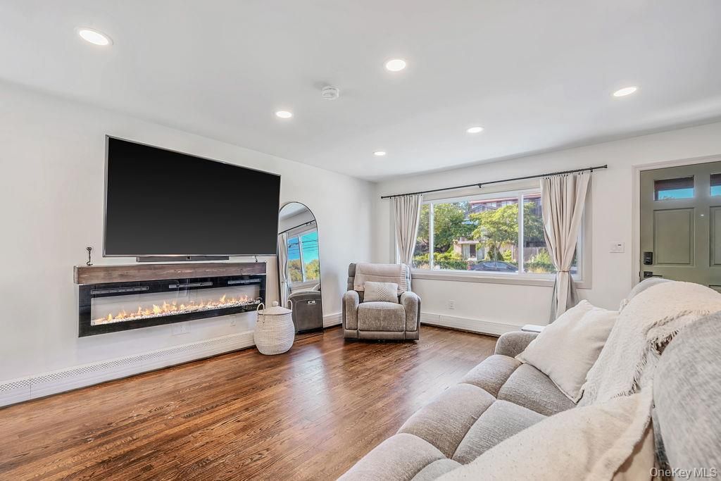 41 E Saltaire Rd, Lindenhurst, NY 11757 — photo 4