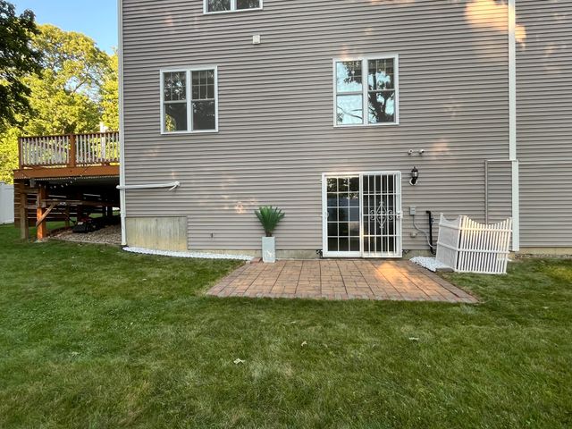 20 Beacon St 20, Shrewsbury, MA 01545