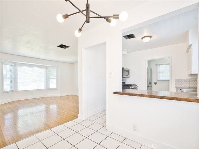 6153 Clybourn Avenue, North Hollywood, CA 91606