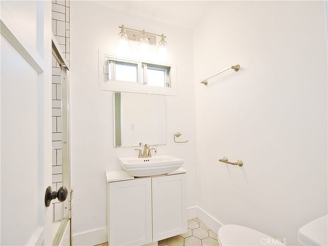 6153 Clybourn Avenue, North Hollywood, CA 91606