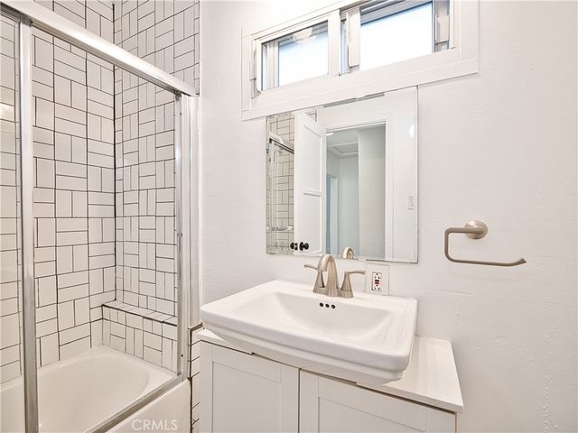 6153 Clybourn Avenue, North Hollywood, CA 91606