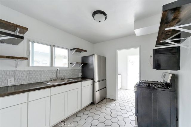 6153 Clybourn Avenue, North Hollywood, CA 91606