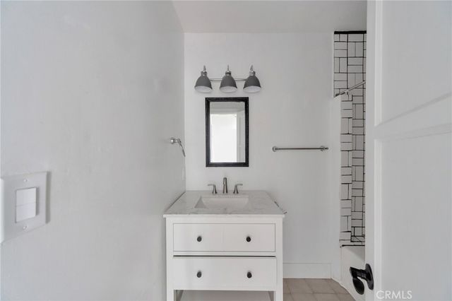 6153 Clybourn Avenue, North Hollywood, CA 91606