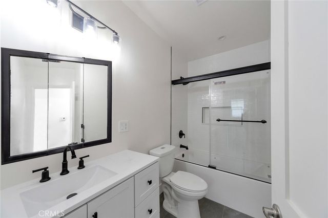 6153 Clybourn Avenue, North Hollywood, CA 91606