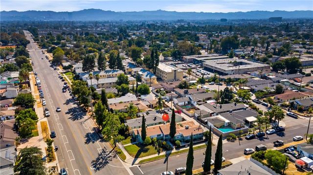 6153 Clybourn Avenue, North Hollywood, CA 91606