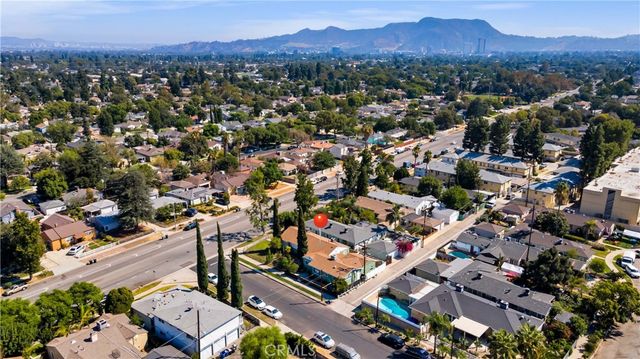 6153 Clybourn Avenue, North Hollywood, CA 91606