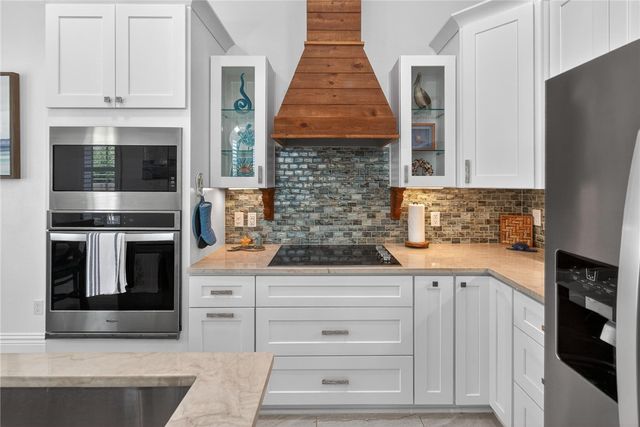 15510 SPYGLASS Dr, Corpus Christi, TX 78418