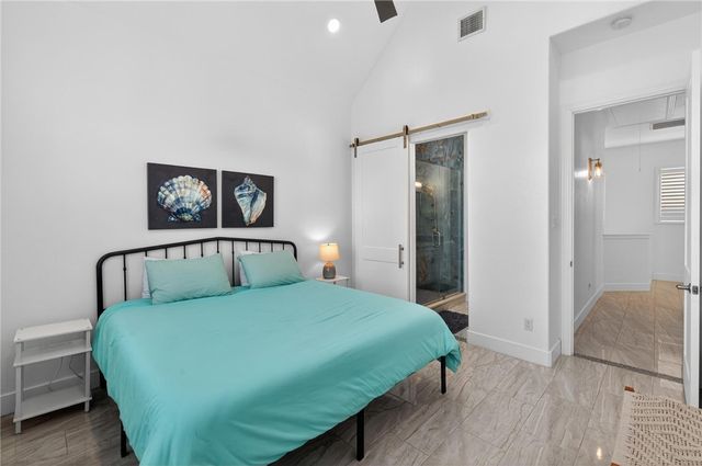 15510 SPYGLASS Dr, Corpus Christi, TX 78418