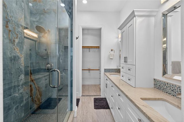 15510 SPYGLASS Dr, Corpus Christi, TX 78418