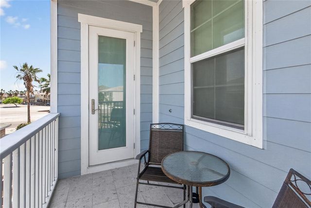 15510 SPYGLASS Dr, Corpus Christi, TX 78418