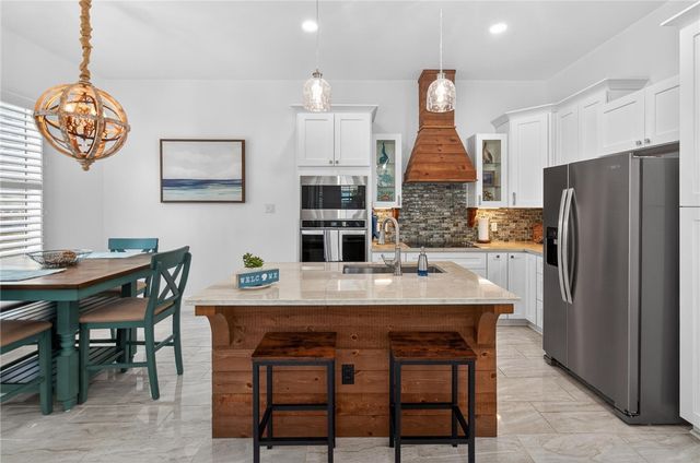 15510 SPYGLASS Dr, Corpus Christi, TX 78418