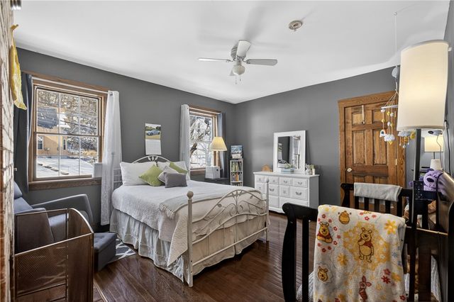 2433 Glen Mawr St, Sheraden, PA 15204