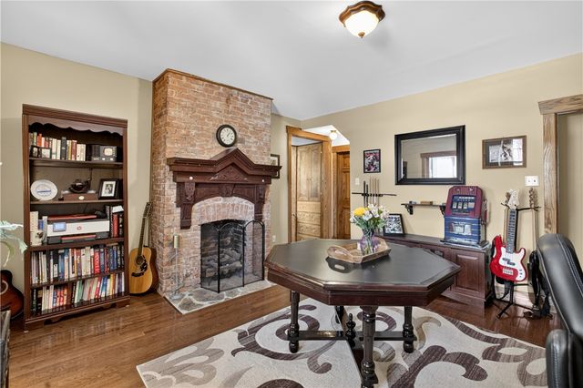 2433 Glen Mawr St, Sheraden, PA 15204