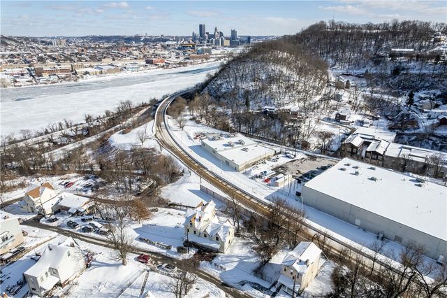 2433 Glen Mawr St, Sheraden, PA 15204