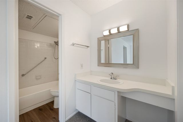 5300 Keller Springs 1086, Dallas, TX 75248