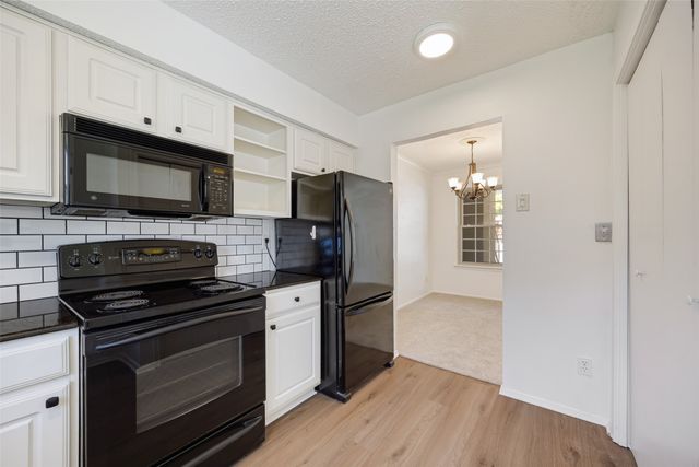 5300 Keller Springs 1086, Dallas, TX 75248