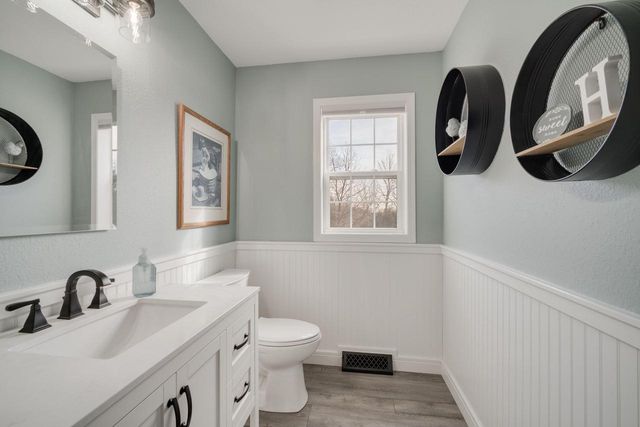 1243 Firethorn DRIVE, West Bend, WI 53090