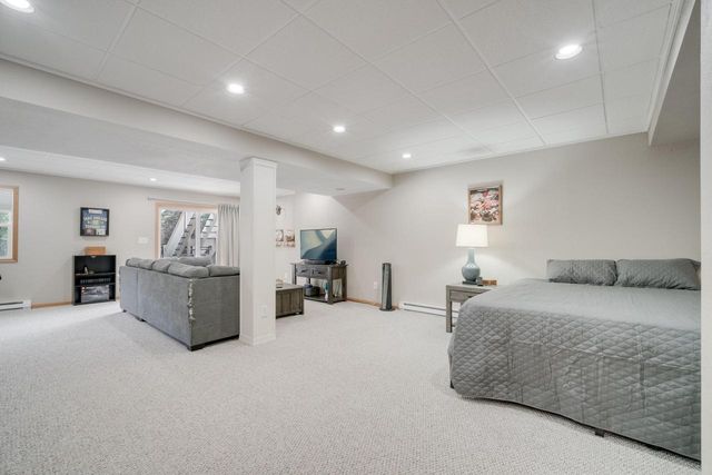 1243 Firethorn DRIVE, West Bend, WI 53090