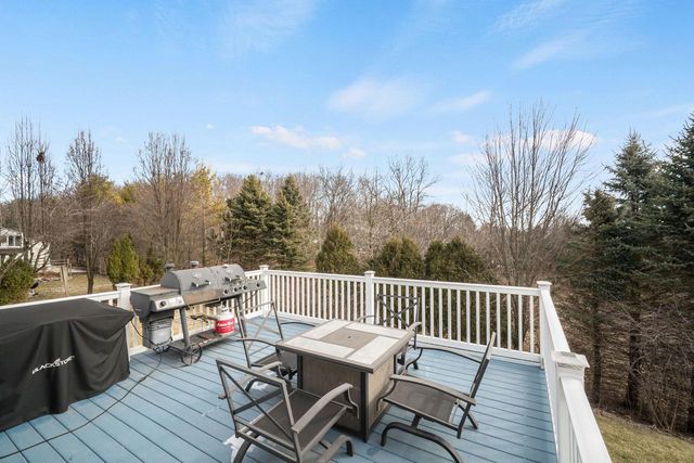 1243 Firethorn DRIVE, West Bend, WI 53090